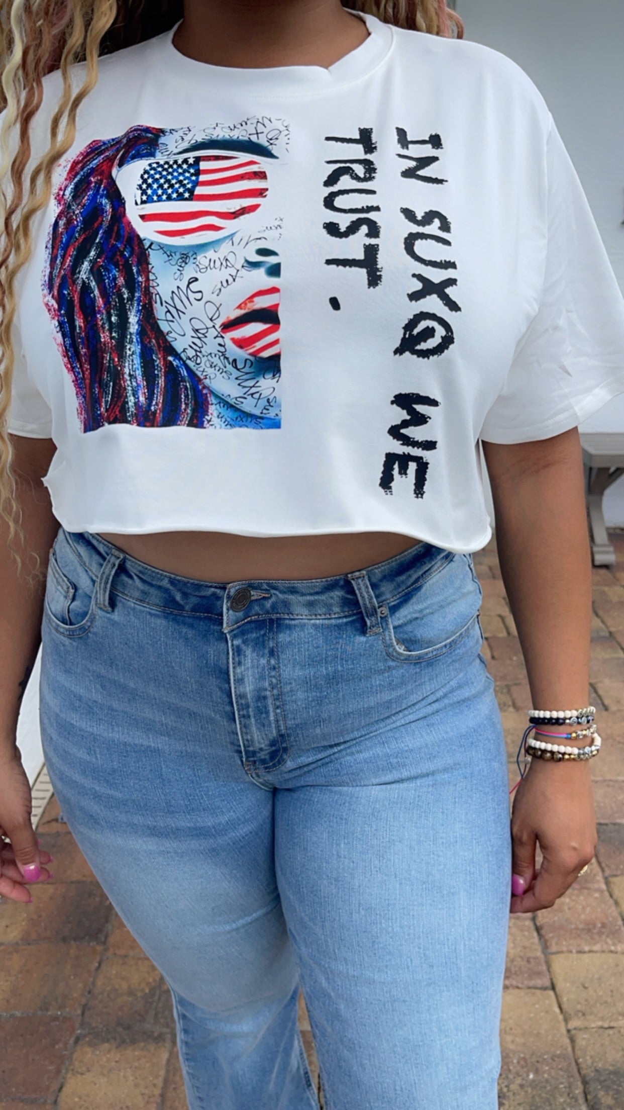 Women Short Sleeve Graphic Tee Cropped Top In SUXQ We Trust